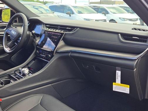 2025 Jeep Grand Cherokee Overland