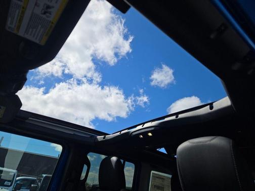 Hydro Blue Pearl 2026 Jeep Wrangler Rubicon