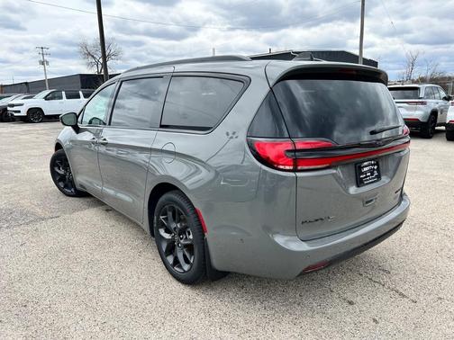 2025 Chrysler Pacifica Limited