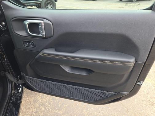 Black Clearcoat 2025 Jeep Wrangler 4xe Sahara