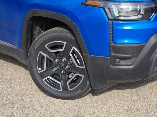 Hydro Blue Pearlcoat 2026 Jeep Cherokee LAREDO/LIMITED