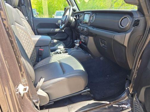 2021 Jeep Wrangler Unlimited Sahara Altitude
