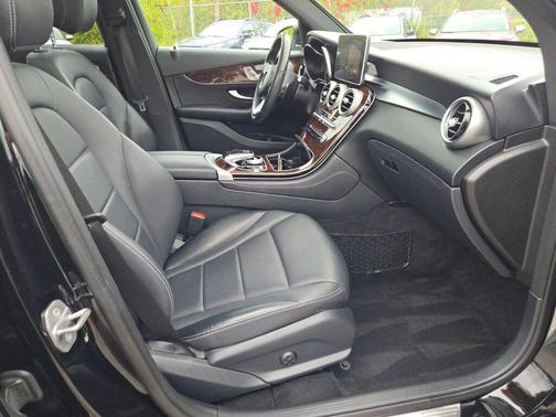 2018 Mercedes-Benz GLC 300 Base 4MATIC