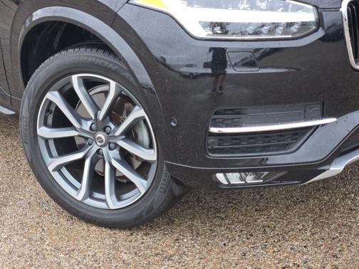 2018 Volvo XC90 T6 Momentum