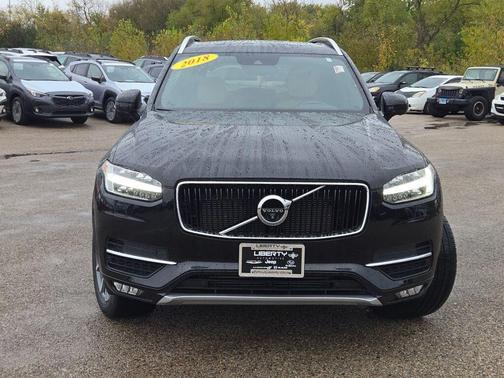 2018 Volvo XC90 T6 Momentum