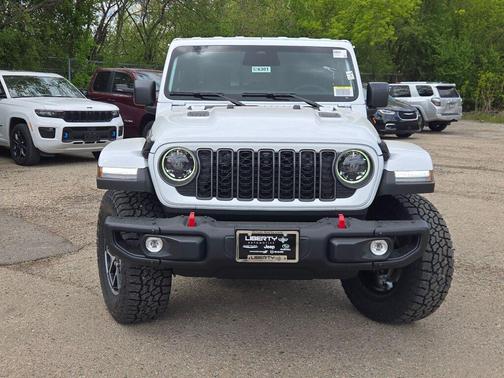 Bright White Clearcoat 2026 Jeep Gladiator Rubicon