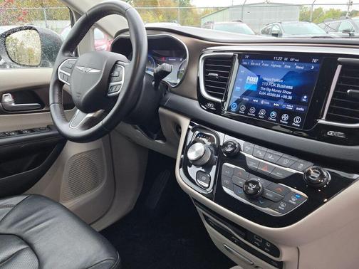2017 Chrysler Pacifica Touring-L Plus