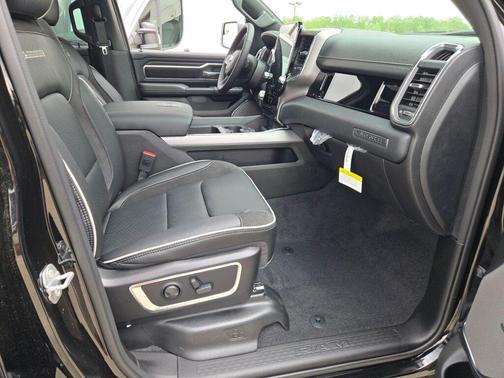 Diamond Black 2026 RAM 1500 Laramie
