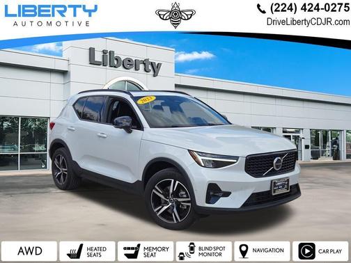2023 Volvo XC40 B5 Plus Dark Theme