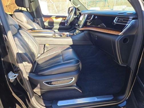 2023 Jeep Grand Wagoneer Series III