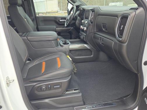 Summit White 2023 GMC Sierra 3500 AT4