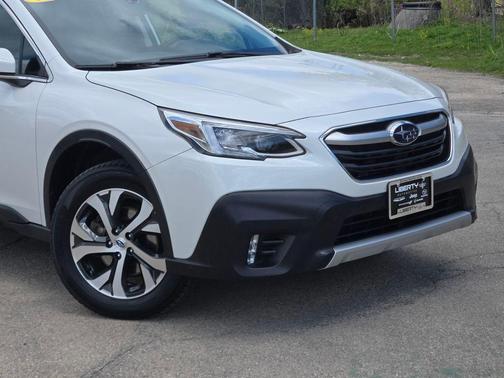 Crystal White Pearl 2021 Subaru Outback Limited