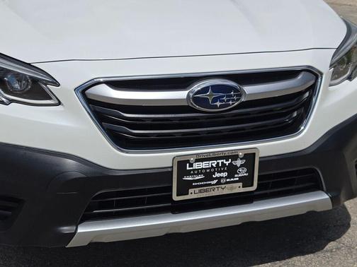 Crystal White Pearl 2021 Subaru Outback Limited
