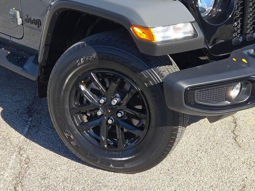 2022 Jeep Gladiator Sport