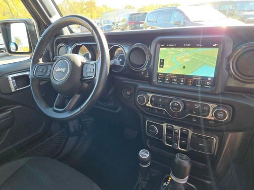 2022 Jeep Gladiator Sport