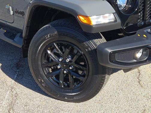 2022 Jeep Gladiator Sport