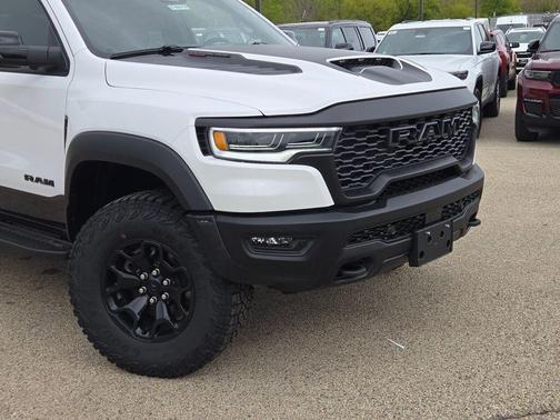 Bright White Clearcoat 2026 RAM 1500 RHO