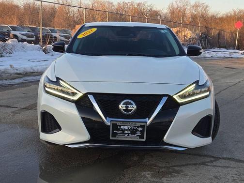 2021 Nissan Maxima SV