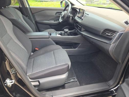 Black 2021 Nissan Rogue S