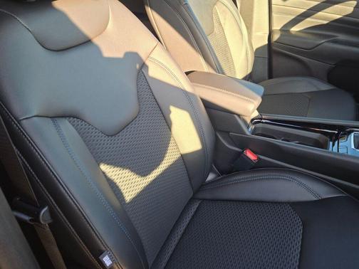 Diamond Black 2026 Jeep Compass Latitude