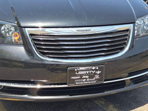 2015 Chrysler Town & Country S
