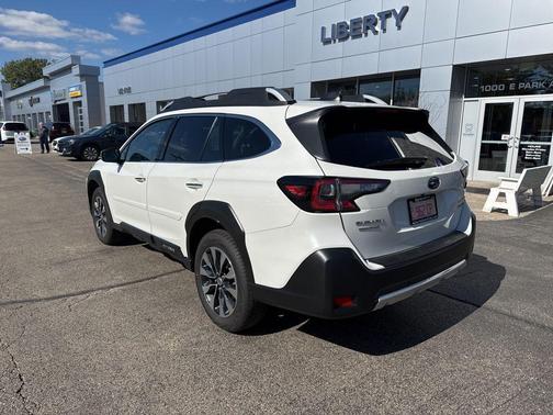 2025 Subaru Outback Touring XT