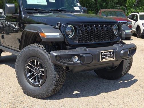 Black Clearcoat 2026 Jeep Wrangler Sport