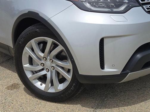 Indus Silver 2019 Land Rover Discovery HSE