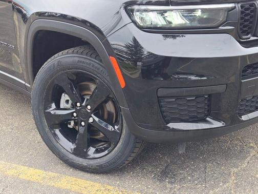 2022 Jeep Grand Cherokee L Laredo