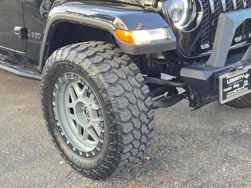 2022 Jeep Gladiator Sport