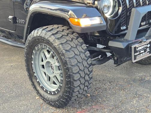 2022 Jeep Gladiator Sport