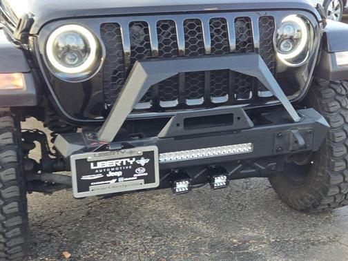 2022 Jeep Gladiator Sport