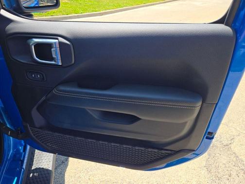 Hydro Blue Pearl 2024 Jeep Wrangler Sahara