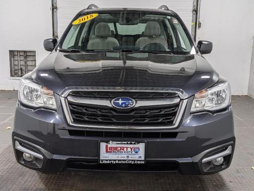 Photo 2 of 40 of 2018 Subaru Forester 2.5i Limited