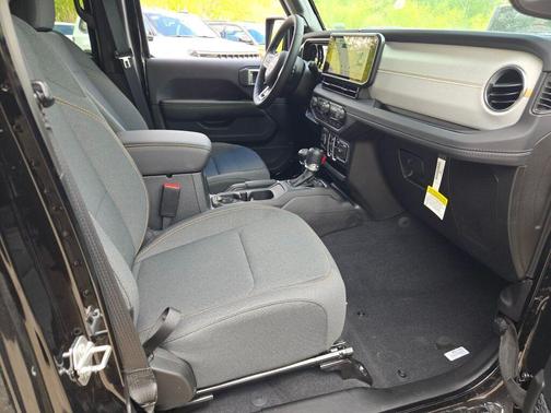 Black Clearcoat 2026 Jeep Wrangler Sahara