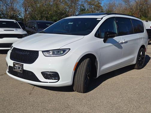 2026 Chrysler Pacifica Limited