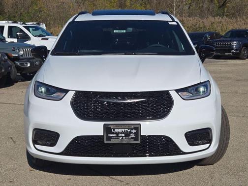 2026 Chrysler Pacifica Limited