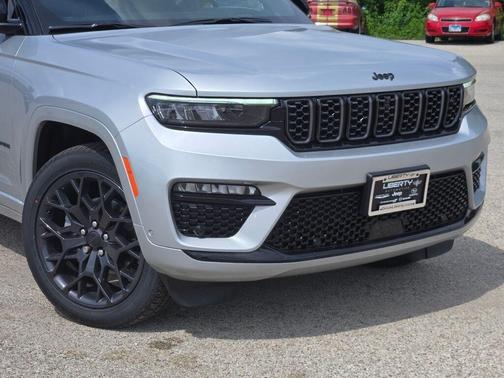 2025 Jeep Grand Cherokee Summit