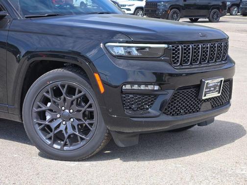 2025 Jeep Grand Cherokee Summit