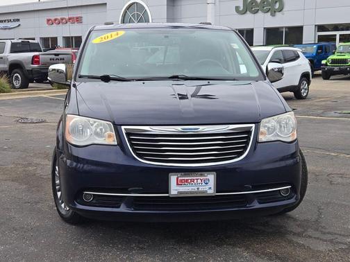 2014 Chrysler Town & Country Touring-L