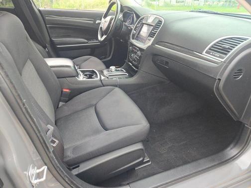 2019 Chrysler 300 Touring
