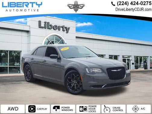 2019 Chrysler 300 Touring