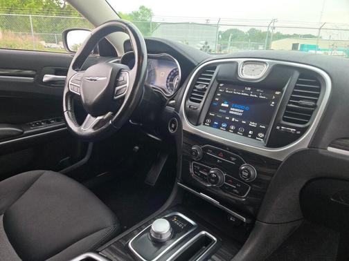 2019 Chrysler 300 Touring
