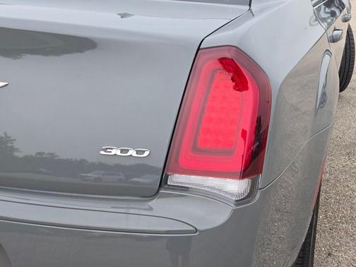 2019 Chrysler 300 Touring