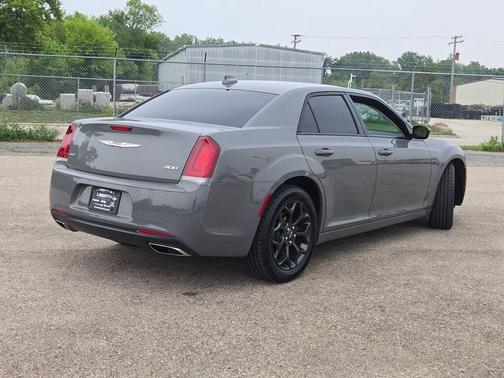 2019 Chrysler 300 Touring
