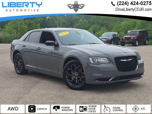 2019 Chrysler 300 Touring