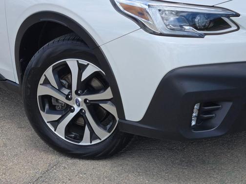 Crystal White Pearl 2020 Subaru Outback Limited XT