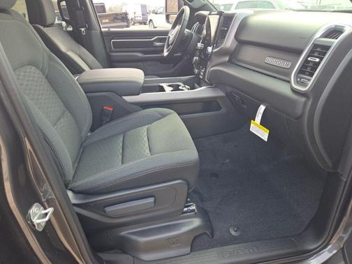 Granite Crystal Clearcoat Metallic 2026 RAM 1500 Big Horn/Lone Star