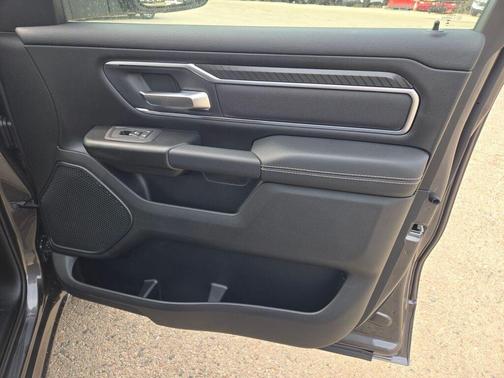 Granite Crystal Clearcoat Metallic 2026 RAM 1500 Big Horn/Lone Star