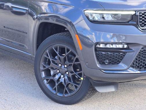 2025 Jeep Grand Cherokee Summit